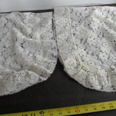 Modern Lace Table Runners and Doilies