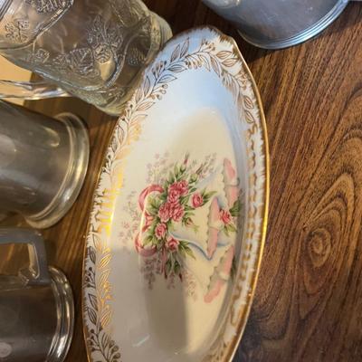 Mugs and small serving plate