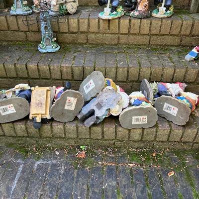 Garden Gnomes (G-RG)