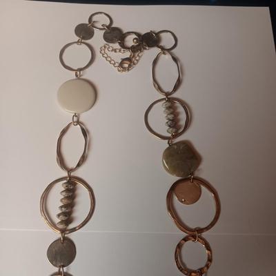 FASHION NECKLACE AND BROOCH