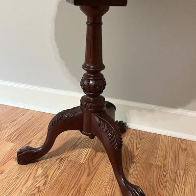 Mahogany Tilt Top Clawfoot Tea/Pie Table