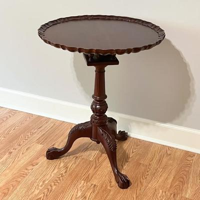 Mahogany Tilt Top Clawfoot Tea/Pie Table