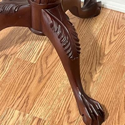 Mahogany Tilt Top Clawfoot Tea/Pie Table