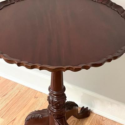 Mahogany Tilt Top Clawfoot Tea/Pie Table