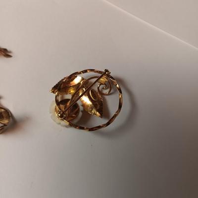 MATCHING BROOCHES AND CLIP ON EARRINGS