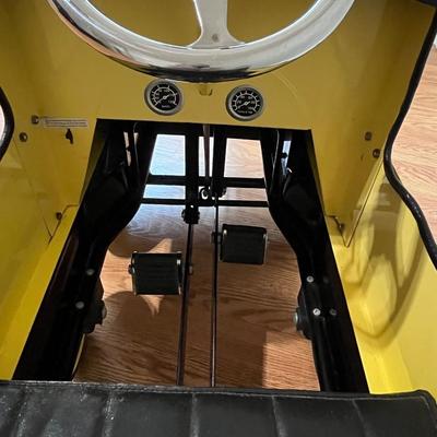 Bumble Bee ~ Metal Train Petal Car