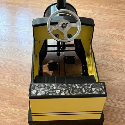 Bumble Bee ~ Metal Train Petal Car