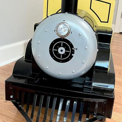 Bumble Bee ~ Metal Train Petal Car