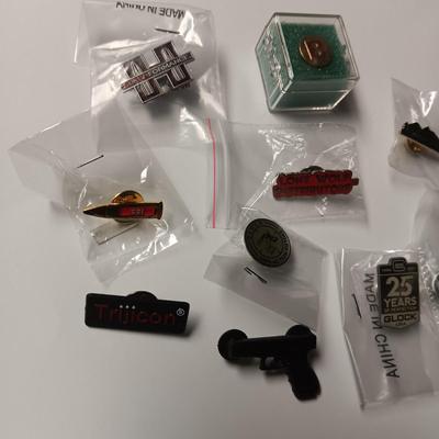FIREARMS ADVERTISING & OTHER PINS