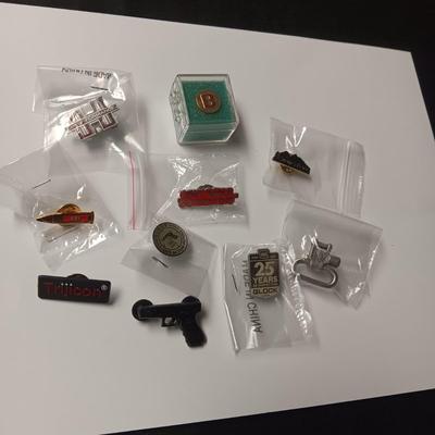 FIREARMS ADVERTISING & OTHER PINS