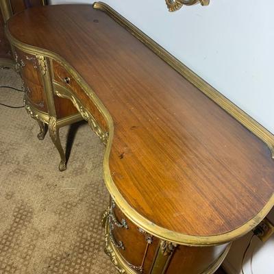 SIX Piece Bedroom Set Vanity Dresser Chest of Drawers Bed & Nightstand
