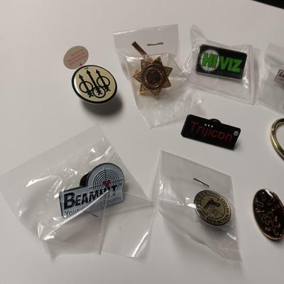 FIREARMS ADVERTISING & OTHER PINS AND KEYCHAINS