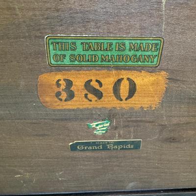 Imperial Mahogany Child Desk and Chair (G-TF)