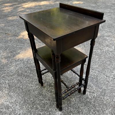 Imperial Mahogany Child Desk and Chair (G-TF)