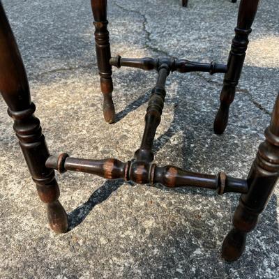 Imperial Mahogany Child Desk and Chair (G-TF)