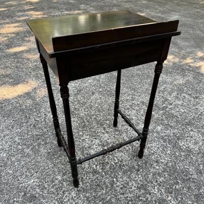 Imperial Mahogany Child Desk and Chair (G-TF)