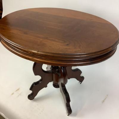 1154 Antique Oval Victorian Eastlake Walnut Table
