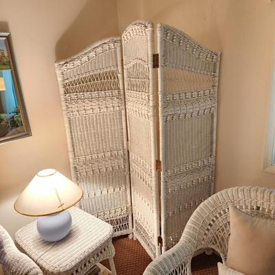 Room Full of Wicker Furniture 14 pieces