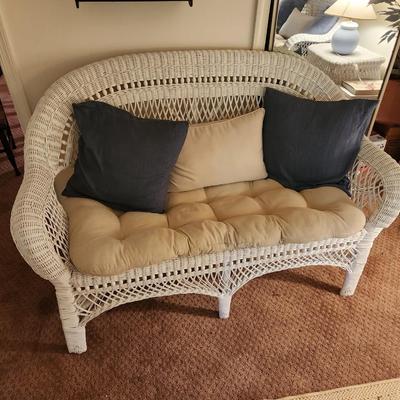 Room Full of Wicker Furniture 14 pieces