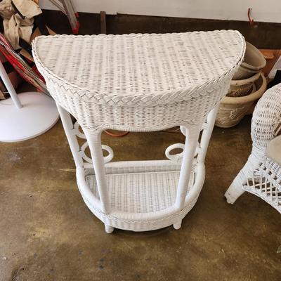 Room Full of Wicker Furniture 14 pieces