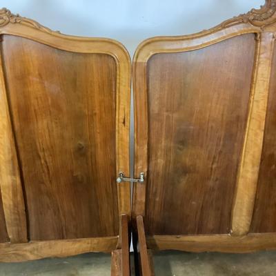 1156 Pair of Antique French Style Twin Beds