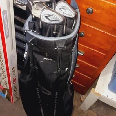 GOLF CLUBS & PING BAG