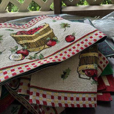 Lot of 30 Placemats for all occasions