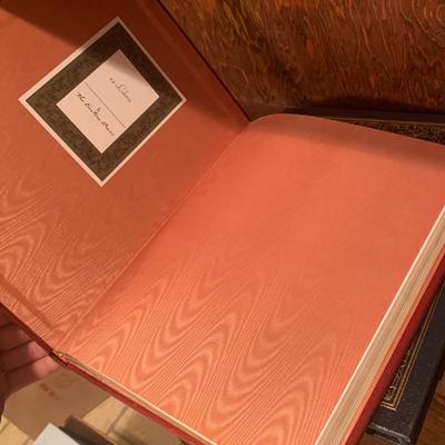 Jesus Christ Collectible Plates with Christian Books & Art (BDF-HS)