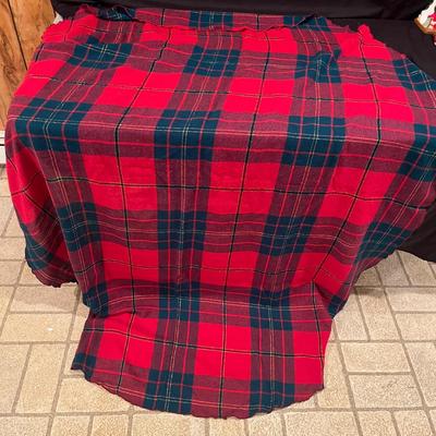 Christmas Linens & More (BDF-MG)