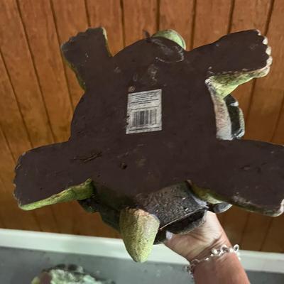 Hosley Potteries & Other Pond Friends Yard Art (G-RG)