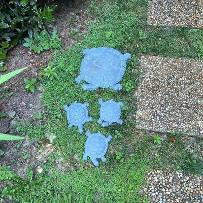 Hosley Potteries & Other Pond Friends Yard Art (G-RG)