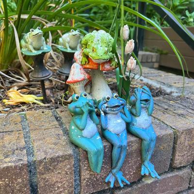 Hosley Potteries & Other Pond Friends Yard Art (G-RG)
