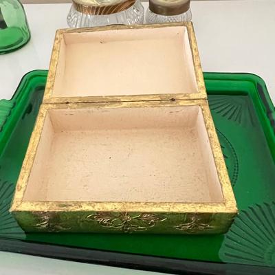 6 Piece Vintage Vanity Decorative Lot