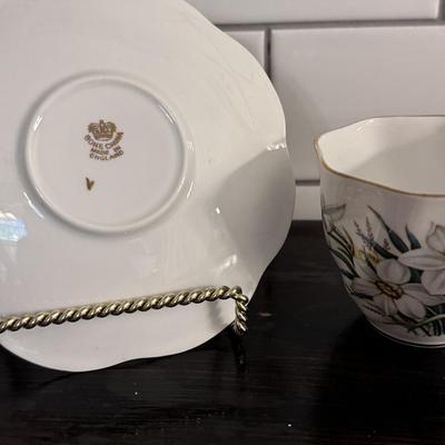 Bone China Cups and Saucer Sets (shelf not included)
