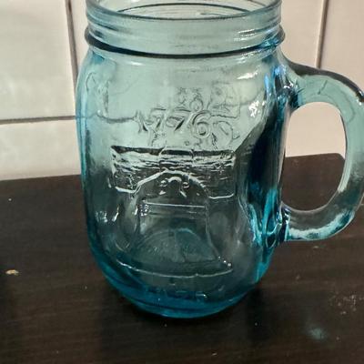 Vintage 1976 Jack in the Box Liberty Mugs (shelf not included)
