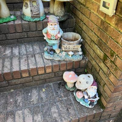 Toadstools & Gnome Statues Plus Planters (G-RG)