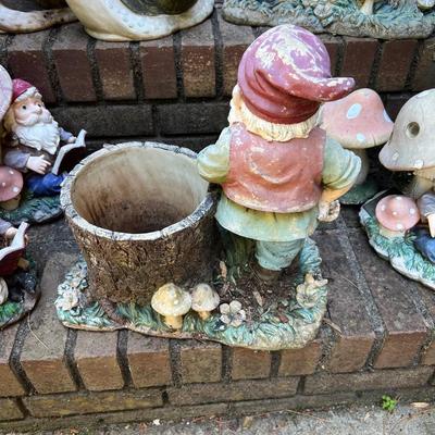 Toadstools & Gnome Statues Plus Planters (G-RG)