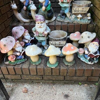 Toadstools & Gnome Statues Plus Planters (G-RG)
