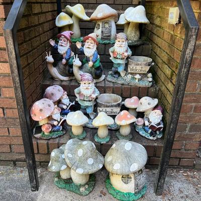 Toadstools & Gnome Statues Plus Planters (G-RG)