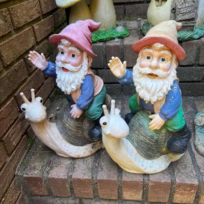 Toadstools & Gnome Statues Plus Planters (G-RG)