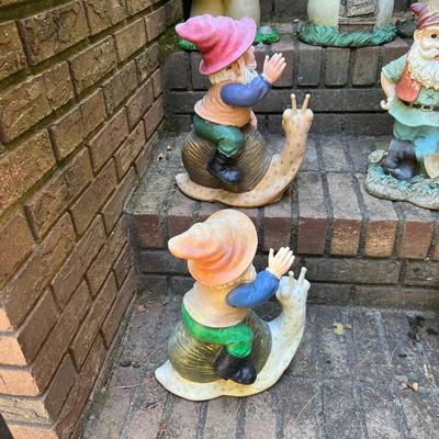 Toadstools & Gnome Statues Plus Planters (G-RG)