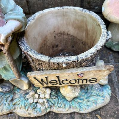 Toadstools & Gnome Statues Plus Planters (G-RG)