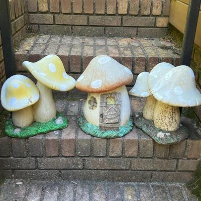 Toadstools & Gnome Statues Plus Planters (G-RG)