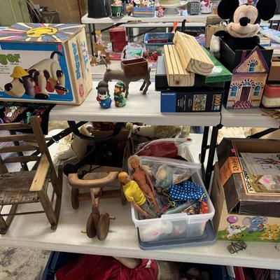 Miscellaneous Vintage toys, dolls, and bears