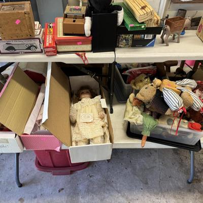 Miscellaneous Vintage toys, dolls, and bears