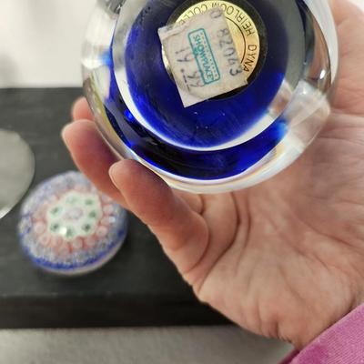 Pair of paperweights and a stemmed rosebowl