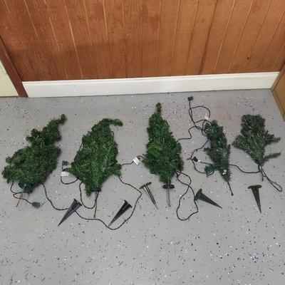 Christmas Trees, Topiaries and Outdoor Trees (G-BBL)