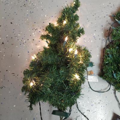 Christmas Trees, Topiaries and Outdoor Trees (G-BBL)