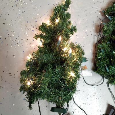 Christmas Trees, Topiaries and Outdoor Trees (G-BBL)