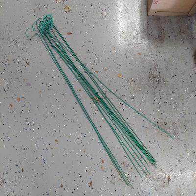 Black and Decker Leaf Blower and More Gardening Supplies (G-BBL)